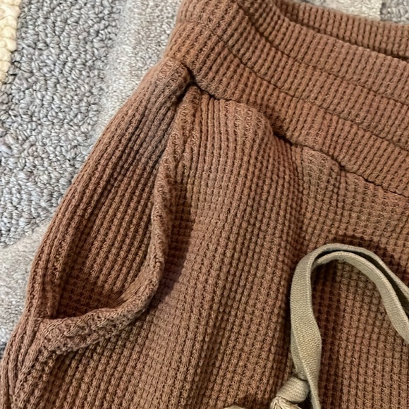 Brown waffle knit jogger set - Picture 10 of 17
